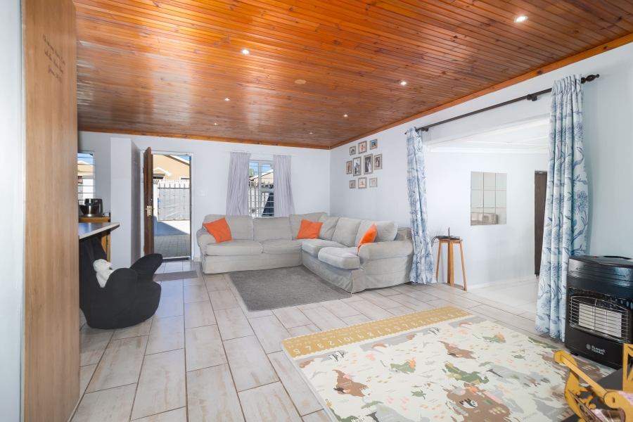 3 Bedroom Property for Sale in Protea Village Western Cape